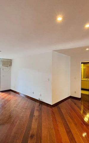 Apartamento para alugar com 75m², 2 quartos e 1 vaga