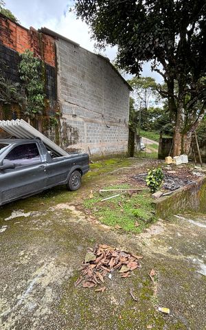 Casa à venda com 300m², 3 quartos e 3 vagas Casa à venda com 300m², 3 quartos e 3 vagasGaragem