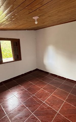 Casa à venda com 300m², 3 quartos e 3 vagas Casa à venda com 300m², 3 quartos e 3 vagasQuarto 1