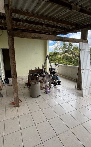 Casa à venda com 300m², 3 quartos e 3 vagas Casa à venda com 300m², 3 quartos e 3 vagasQuintal de trás