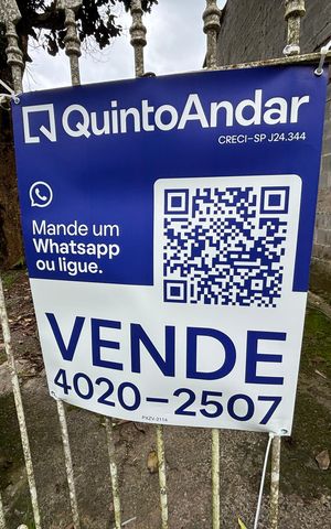 Casa à venda com 300m², 3 quartos e 3 vagas Casa à venda com 300m², 3 quartos e 3 vagasPlaquinha
