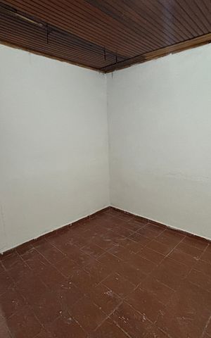 Casa à venda com 300m², 3 quartos e 3 vagas Casa à venda com 300m², 3 quartos e 3 vagasQuarto 2