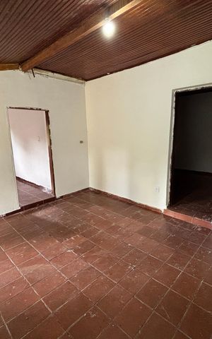 Casa à venda com 300m², 3 quartos e 3 vagas Casa à venda com 300m², 3 quartos e 3 vagasSala
