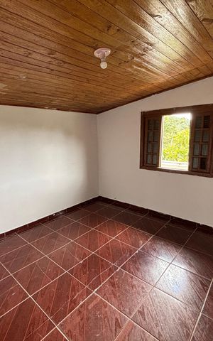 Casa à venda com 300m², 3 quartos e 3 vagas Casa à venda com 300m², 3 quartos e 3 vagasQuarto 1