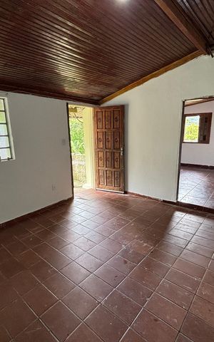 Casa à venda com 300m², 3 quartos e 3 vagas Casa à venda com 300m², 3 quartos e 3 vagasSala