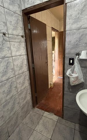 Casa à venda com 300m², 3 quartos e 3 vagas Casa à venda com 300m², 3 quartos e 3 vagasBanheiro