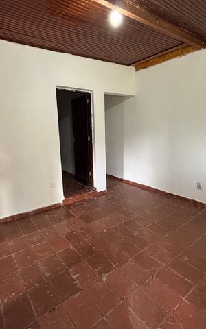 Casa à venda com 300m², 3 quartos e 3 vagas Casa à venda com 300m², 3 quartos e 3 vagasSala