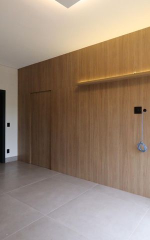 Casa de condomínio para alugar com 343m², 6 quartos e 4 vagas Casa de condomínio para alugar com 343m², 6 quartos e 4 vagasSuíte 3