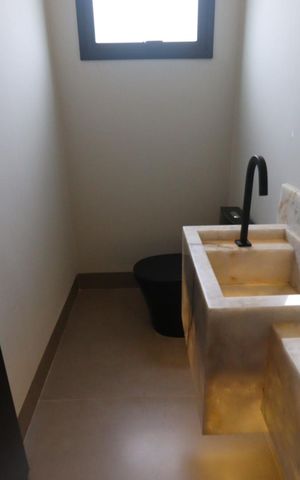 Casa de condomínio para alugar com 343m², 6 quartos e 4 vagas Casa de condomínio para alugar com 343m², 6 quartos e 4 vagasLavabo