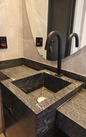 Casa de condomínio para alugar com 343m², 6 quartos e 4 vagas Casa de condomínio para alugar com 343m², 6 quartos e 4 vagasLavabo