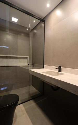 Casa de condomínio para alugar com 343m², 6 quartos e 4 vagas Casa de condomínio para alugar com 343m², 6 quartos e 4 vagasBanheiro