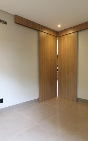 Casa de condomínio para alugar com 343m², 6 quartos e 4 vagas Casa de condomínio para alugar com 343m², 6 quartos e 4 vagasSala tv