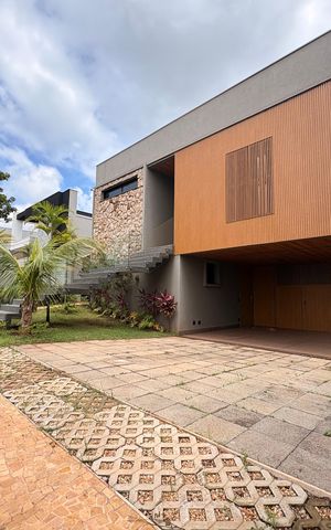 Casa de condomínio para alugar com 343m², 6 quartos e 4 vagas Casa de condomínio para alugar com 343m², 6 quartos e 4 vagasGaragem