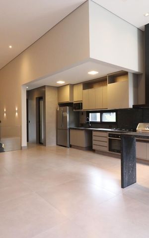 Casa de condomínio para alugar com 343m², 6 quartos e 4 vagas Casa de condomínio para alugar com 343m², 6 quartos e 4 vagasSala/Cozinha