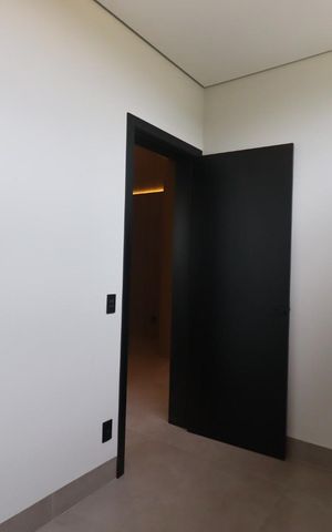 Casa de condomínio para alugar com 343m², 6 quartos e 4 vagas Casa de condomínio para alugar com 343m², 6 quartos e 4 vagasQuarto serviço