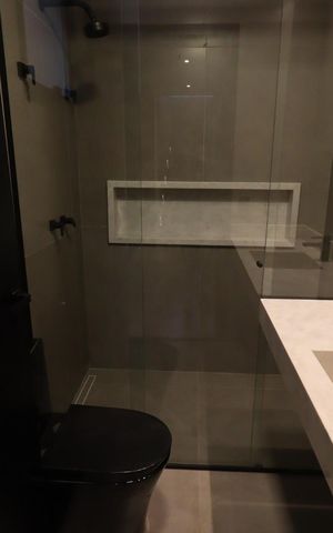 Casa de condomínio para alugar com 343m², 6 quartos e 4 vagas Casa de condomínio para alugar com 343m², 6 quartos e 4 vagasBanheiro térreo