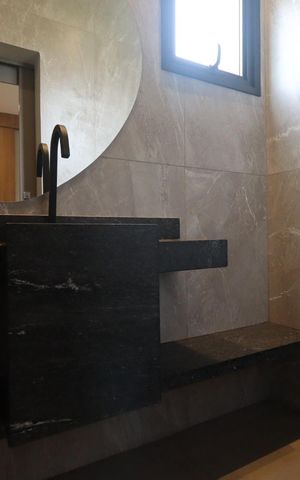 Casa de condomínio para alugar com 343m², 6 quartos e 4 vagas Casa de condomínio para alugar com 343m², 6 quartos e 4 vagasLavabo
