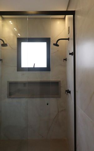 Casa de condomínio para alugar com 343m², 6 quartos e 4 vagas Casa de condomínio para alugar com 343m², 6 quartos e 4 vagasBanheiro da Suíte 3