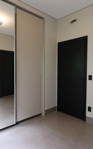 Casa de condomínio para alugar com 343m², 6 quartos e 4 vagas Casa de condomínio para alugar com 343m², 6 quartos e 4 vagasSuíte 1