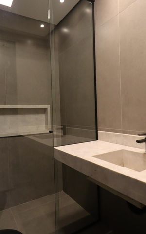 Casa de condomínio para alugar com 343m², 6 quartos e 4 vagas Casa de condomínio para alugar com 343m², 6 quartos e 4 vagasBanheiro