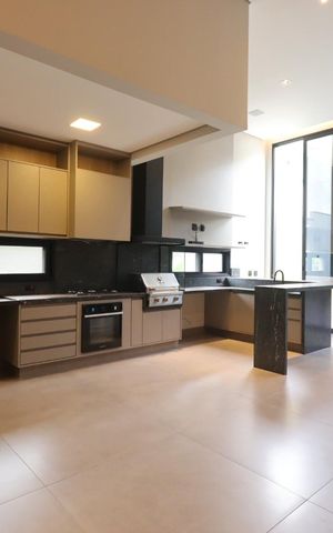 Casa de condomínio para alugar com 343m², 6 quartos e 4 vagas Casa de condomínio para alugar com 343m², 6 quartos e 4 vagasSala/Cozinha