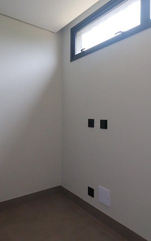 Casa de condomínio para alugar com 343m², 6 quartos e 4 vagas Casa de condomínio para alugar com 343m², 6 quartos e 4 vagasQuarto serviço