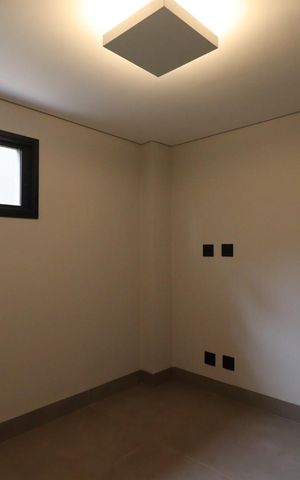 Casa de condomínio para alugar com 343m², 6 quartos e 4 vagas Casa de condomínio para alugar com 343m², 6 quartos e 4 vagasQuarto térreo