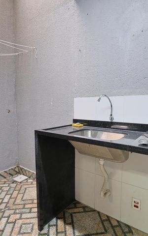 Casa de condomínio à venda com 72m², 2 quartos e 1 vagaÁrea de Serviço