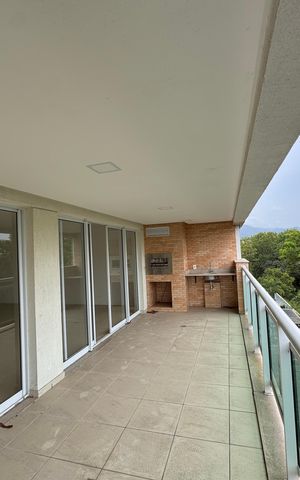 Apartamento para alugar com 158m², 3 quartos e 2 vagas Apartamento para alugar com 158m², 3 quartos e 2 vagasVaranda