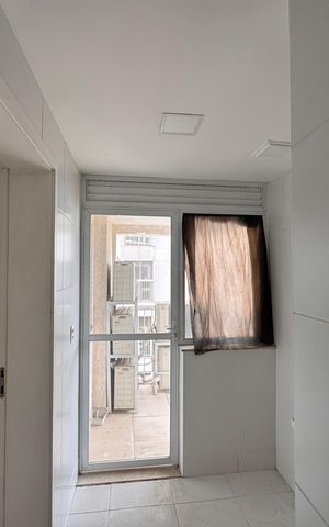 Apartamento para alugar com 158m², 3 quartos e 2 vagas Apartamento para alugar com 158m², 3 quartos e 2 vagasCozinha e Área de Serviço