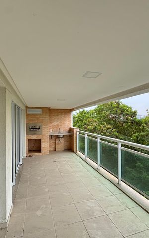 Apartamento para alugar com 158m², 3 quartos e 2 vagas Apartamento para alugar com 158m², 3 quartos e 2 vagasVaranda