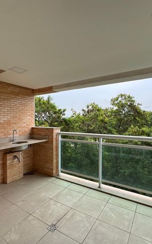 Apartamento para alugar com 158m², 3 quartos e 2 vagas Apartamento para alugar com 158m², 3 quartos e 2 vagasVaranda