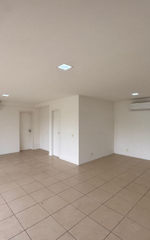 Apartamento para alugar com 158m², 3 quartos e 2 vagas Apartamento para alugar com 158m², 3 quartos e 2 vagasSala