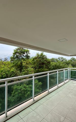 Apartamento para alugar com 158m², 3 quartos e 2 vagas Apartamento para alugar com 158m², 3 quartos e 2 vagasVaranda