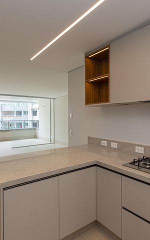 Apartamento para alugar com 172m², 4 quartos e 4 vagas Apartamento para alugar com 172m², 4 quartos e 4 vagasCozinha