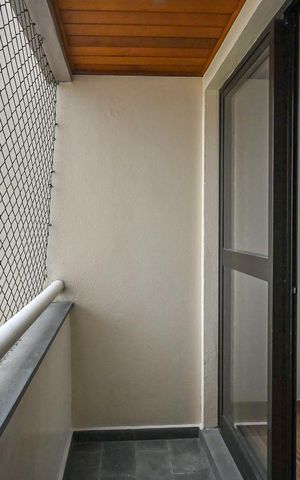 Apartamento para alugar com 76m², 2 quartos e 1 vagaVaranda