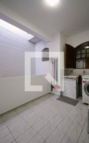 Casa à venda com 200m², 4 quartos e 1 vaga