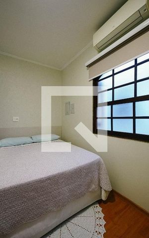 Casa à venda com 200m², 4 quartos e 1 vaga