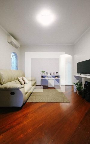 Casa à venda com 200m², 4 quartos e 1 vaga