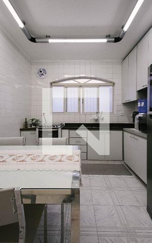 Casa à venda com 200m², 4 quartos e 1 vaga