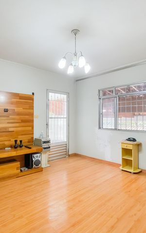 Casa para alugar com 180m², 3 quartos e 1 vaga Casa para alugar com 180m², 3 quartos e 1 vagaSala