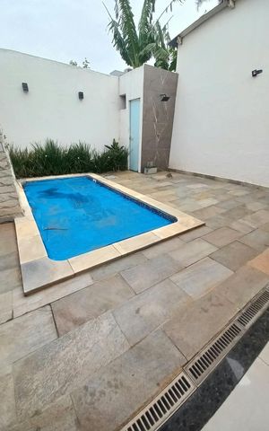 Casa para alugar com 150m², 2 quartos e 2 vagas Casa para alugar com 150m², 2 quartos e 2 vagasÁrea externa