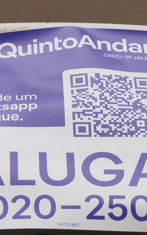 Casa à venda com 250m², 3 quartos e 3 vagasFachada com placas PXZV-864  E, HVTG-883