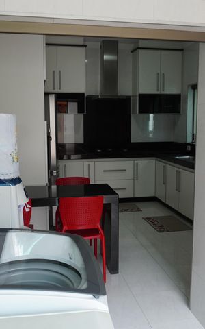 Casa à venda com 250m², 3 quartos e 3 vagasCozinha e Área de Serviço