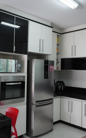 Casa à venda com 250m², 3 quartos e 3 vagasCozinha e Área de Serviço