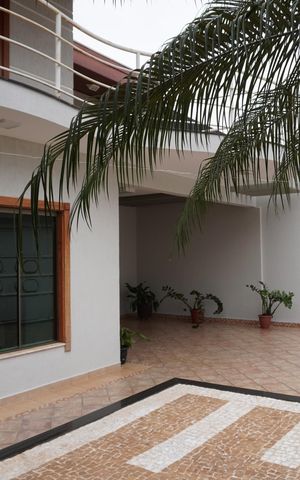Casa à venda com 250m², 3 quartos e 3 vagasQuintal