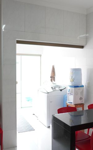 Casa à venda com 250m², 3 quartos e 3 vagasCozinha e Área de Serviço