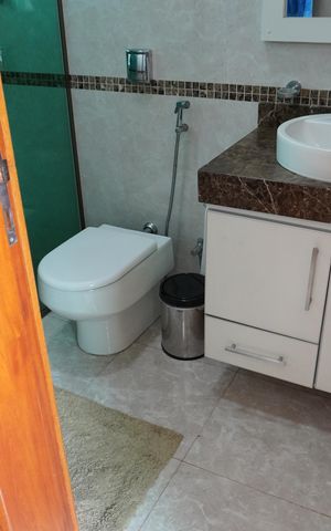 Casa à venda com 250m², 3 quartos e 3 vagasBanheiro 2