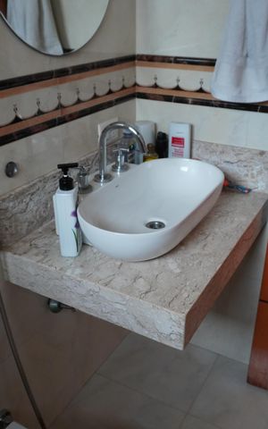 Casa à venda com 250m², 3 quartos e 3 vagasBanheiro 3