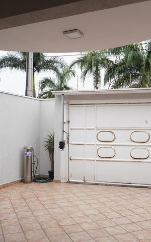 Casa à venda com 250m², 3 quartos e 3 vagasQuintal